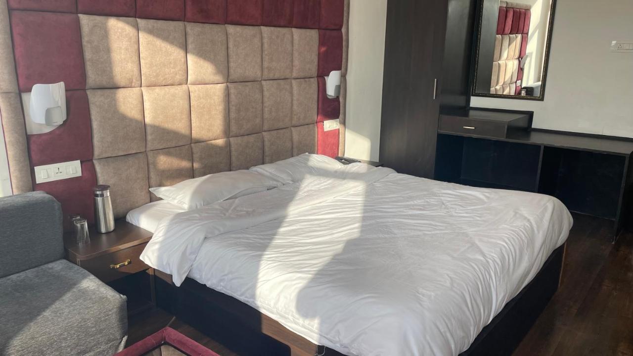 Hotel Senorita Srīnagar Exteriér fotografie